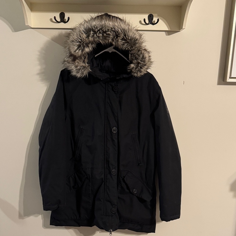 Woman’s The North Face Black Parka with Faux Fur Hood